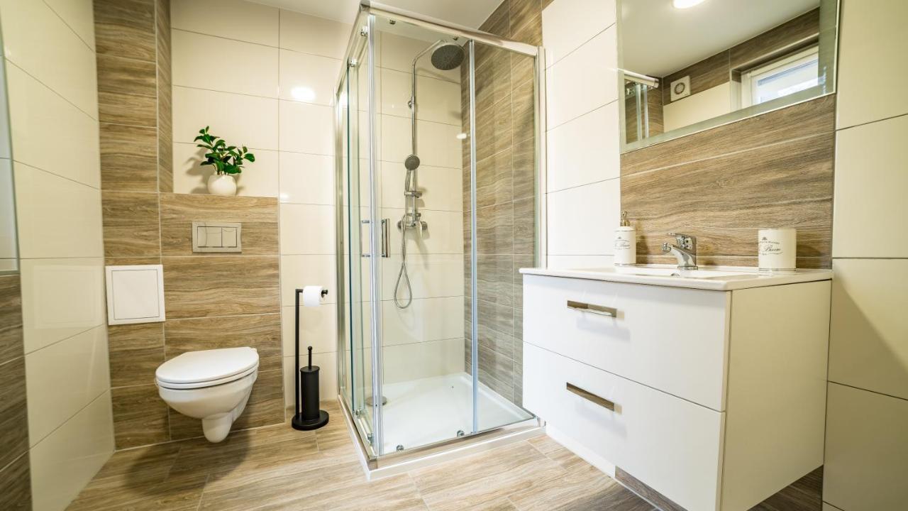 Apartamenty Silvana コバリ エクステリア 写真